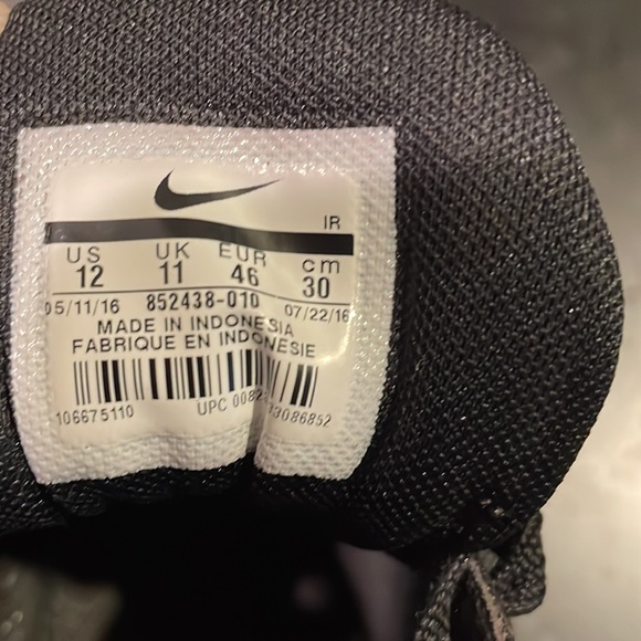 Men’s Nike Cross Trainers, Color: Black, Size: 12 - Picture 8 of 13